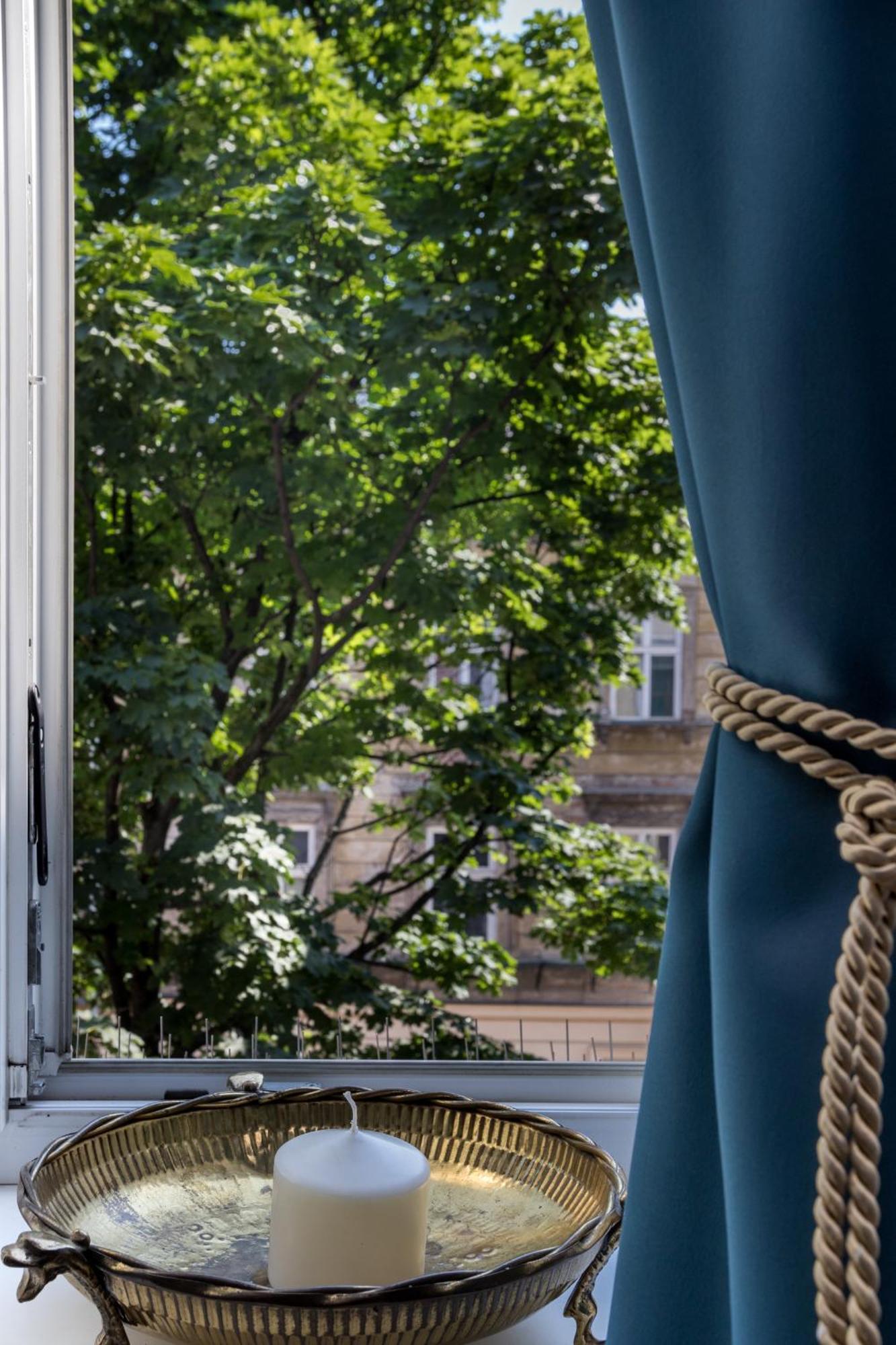 Karmelicka Stylish In Cracow By Renters Apartamento