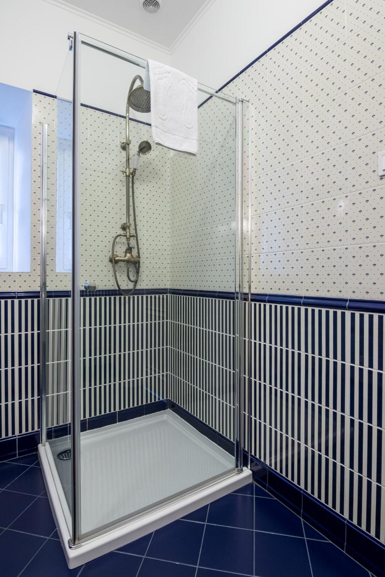 Karmelicka Stylish In Cracow By Renters Appartamento